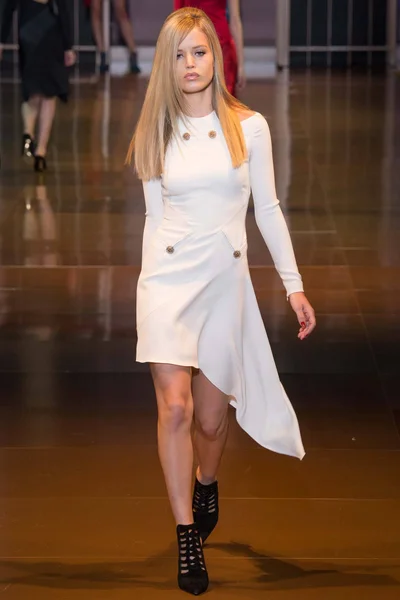 Look 3